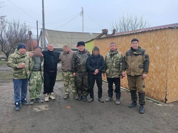Жители района Калмыкии отправили очередной гуманитарный груз бойцам СВО