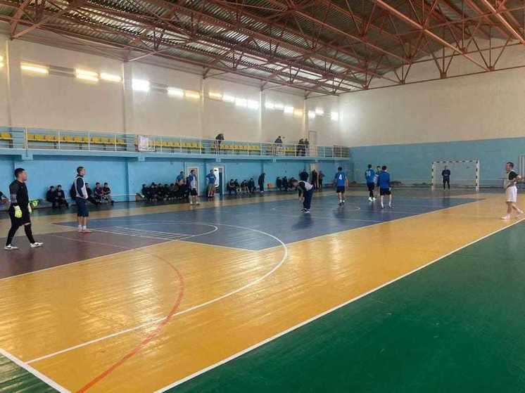 В Калмыкии прошёл новогодний турнир по мини-футболу