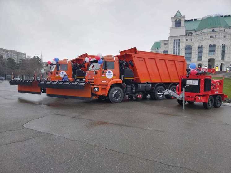 Городской коммунальный автопарк пополнился новой спецтехникой