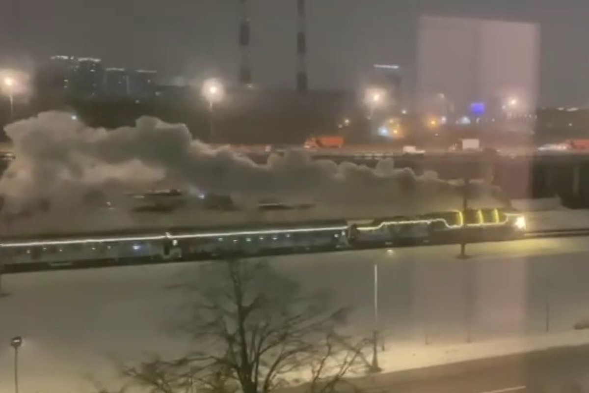 Поезд Деда Мороза прибыл из Великого Устюга в Москву: видео