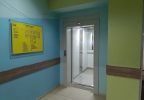 В городской больнице №5 столицы Бурятии введен в эксплуатацию лифт после капитального ремонта