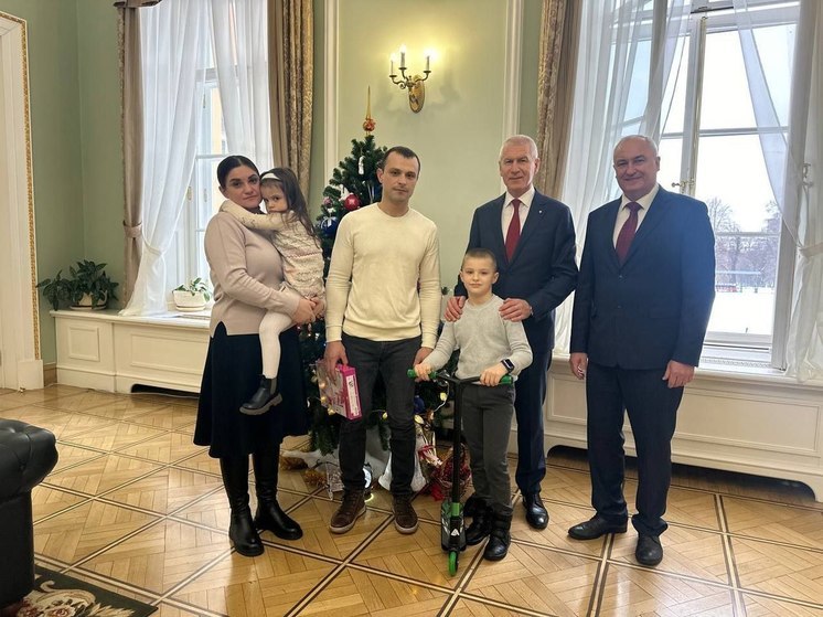 Глава Минспорта России вручил подарок мальчику из Калужской области