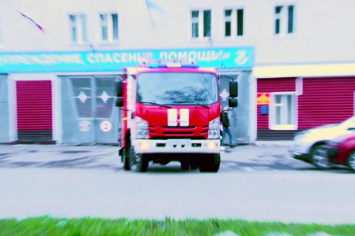 В Курскую область доставили 10 единиц техники для пожарных