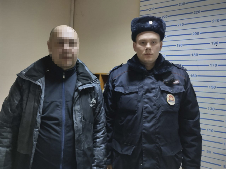 На улице Бирюзова в Рязани задержали объявленного в розыск мужчину