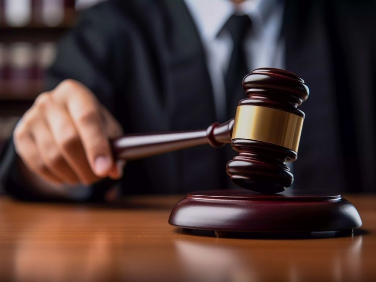 Жителя Омска приговорили к 15 годам колонии за серию поджогов автомобилей с символикой Z