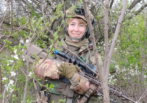 Женщина-снайпер ВСУ Елена Белозерская рассказала в социальных сетях, что за время проведения специальной военной операции погибли 18 ее мобилизованных подруг