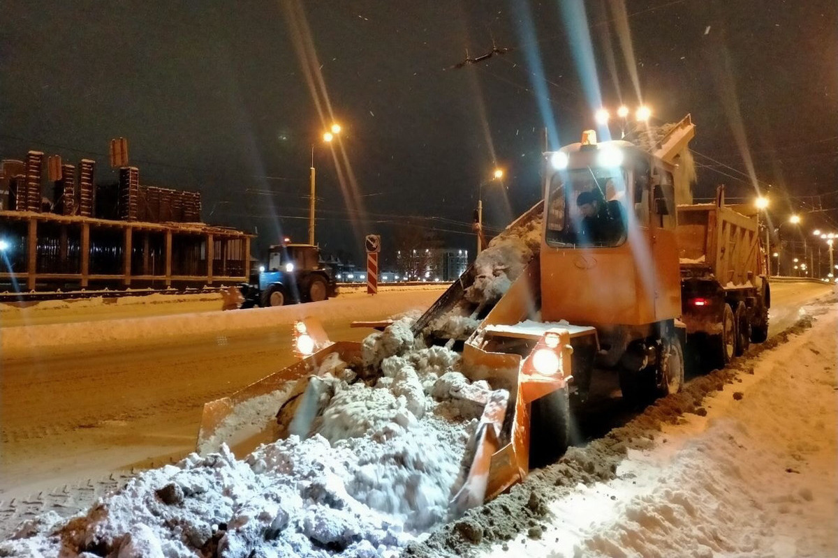 В Йошкар-Оле продолжается уборка улиц после снегопада - МК Йошкар-Ола