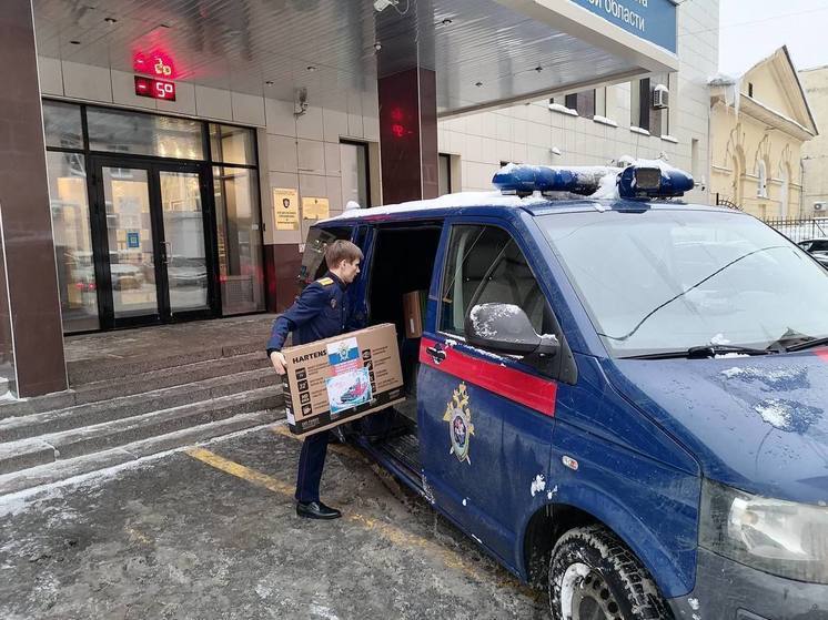 СК Ленобласти передал детскому дому Енакиево новогодние подарки