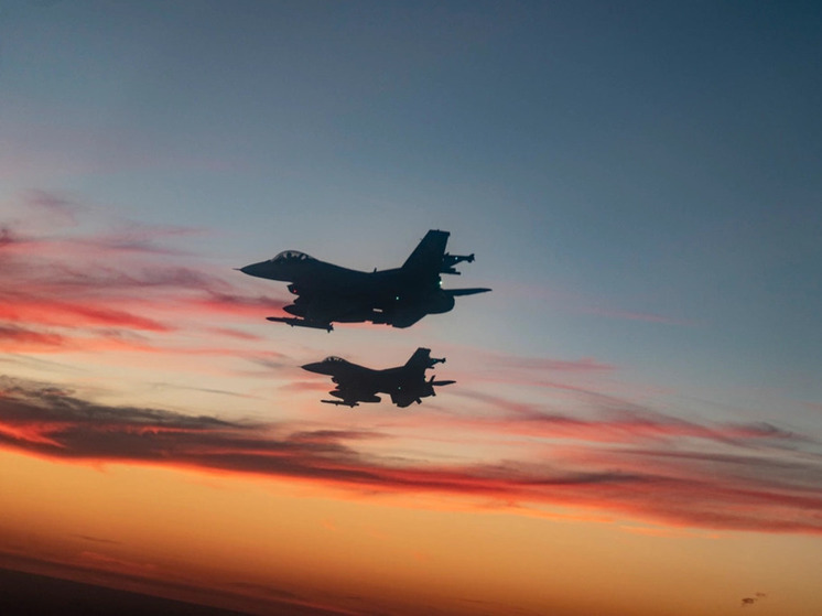 Newsweek: истребители F-16 уже могут находиться на Украине