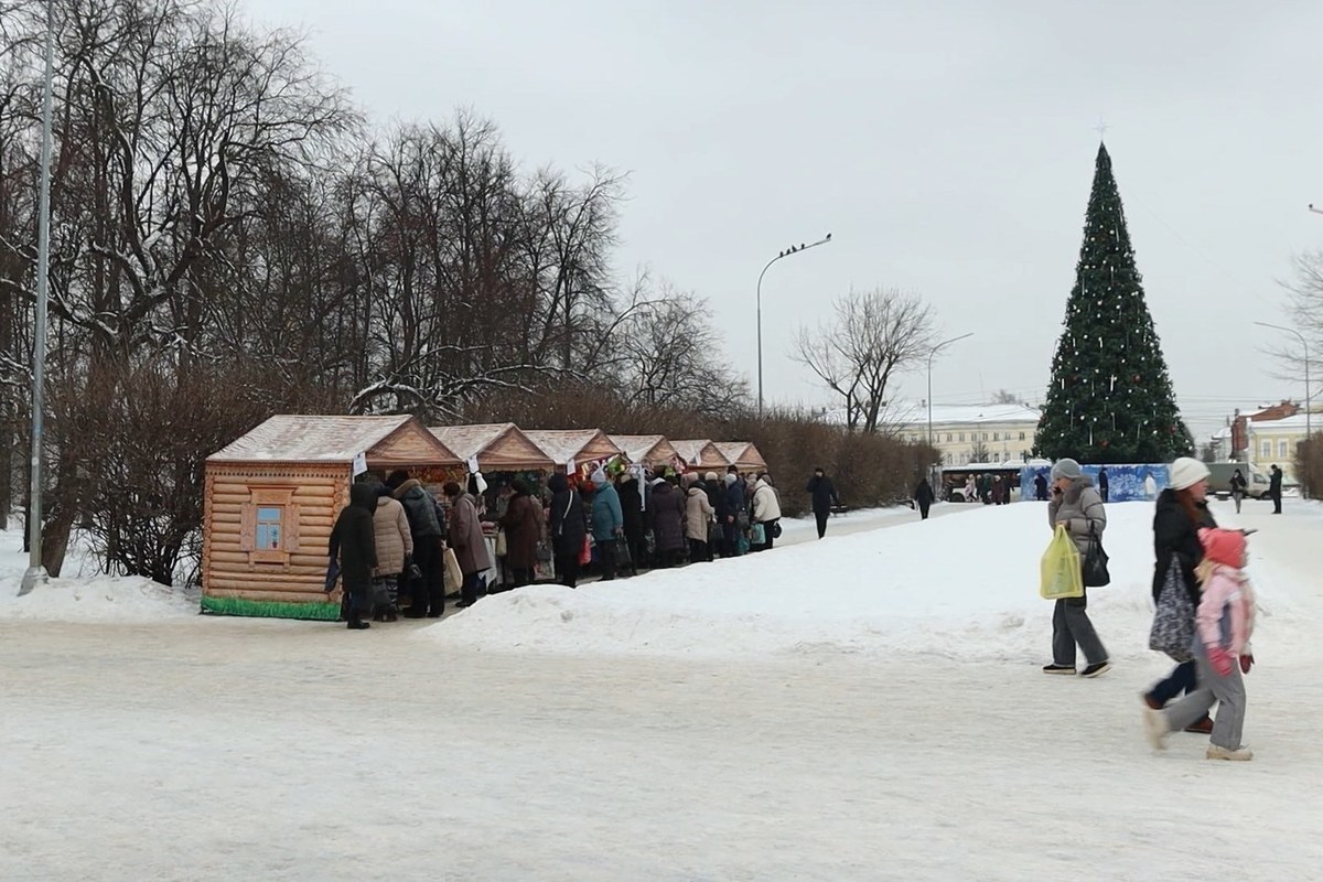 Традиционная Рождественская ярмарка в этом году в Костроме открылась на новом месте