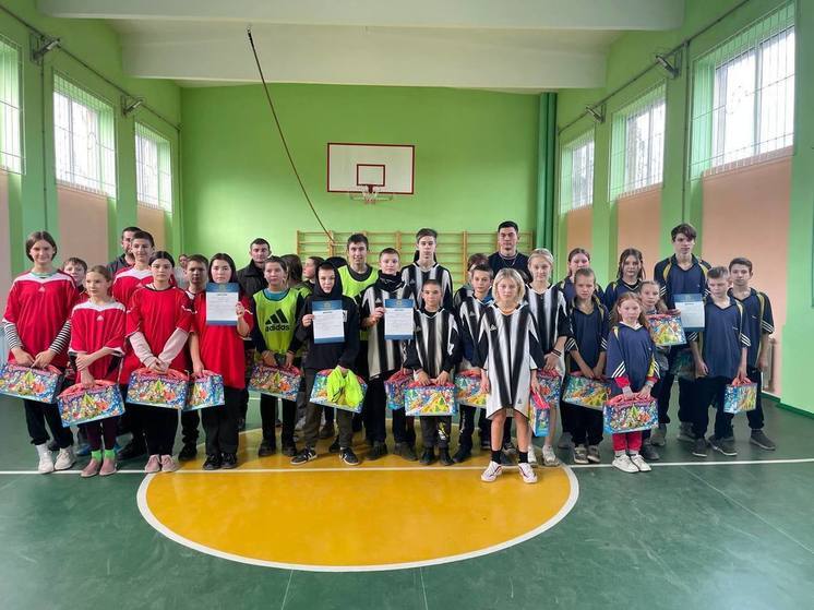«Новогодние весёлые старты» прошли в спортзале Нижнесерогозской школы