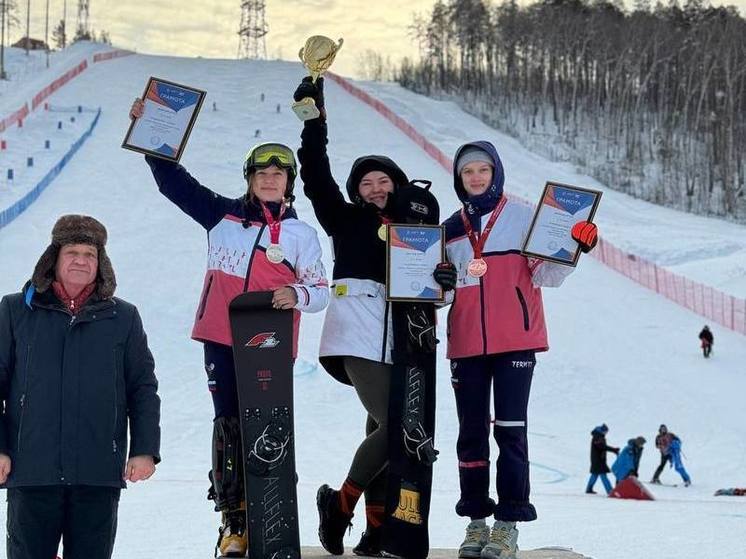 София Надыршина завоевала две золотые медали на Кубке России по сноуборду