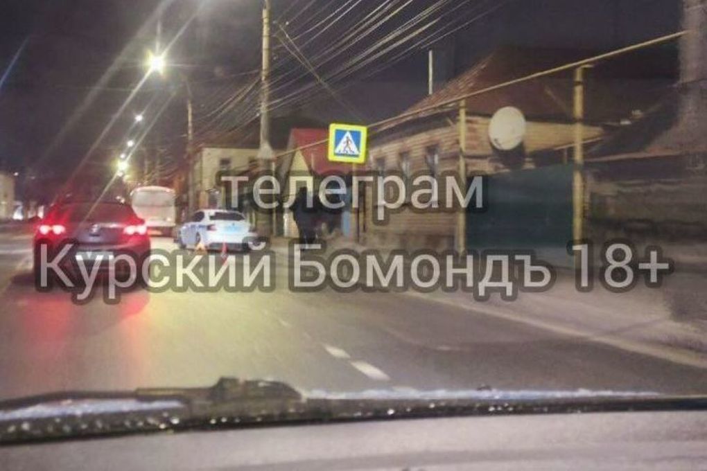 Соцсети: в Курске на Малых автобус ПАЗ насмерть сбил человека