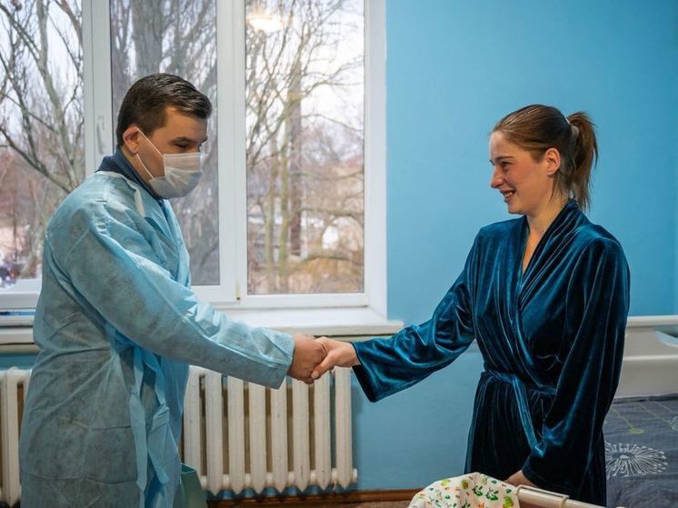 Новорождённому на Херсонщине вручили медаль «Рождённому в России»