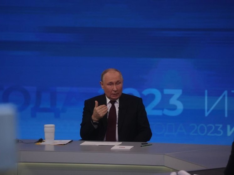 Путин предложил распространить новгородскую практику выплат студентам по всей РФ
