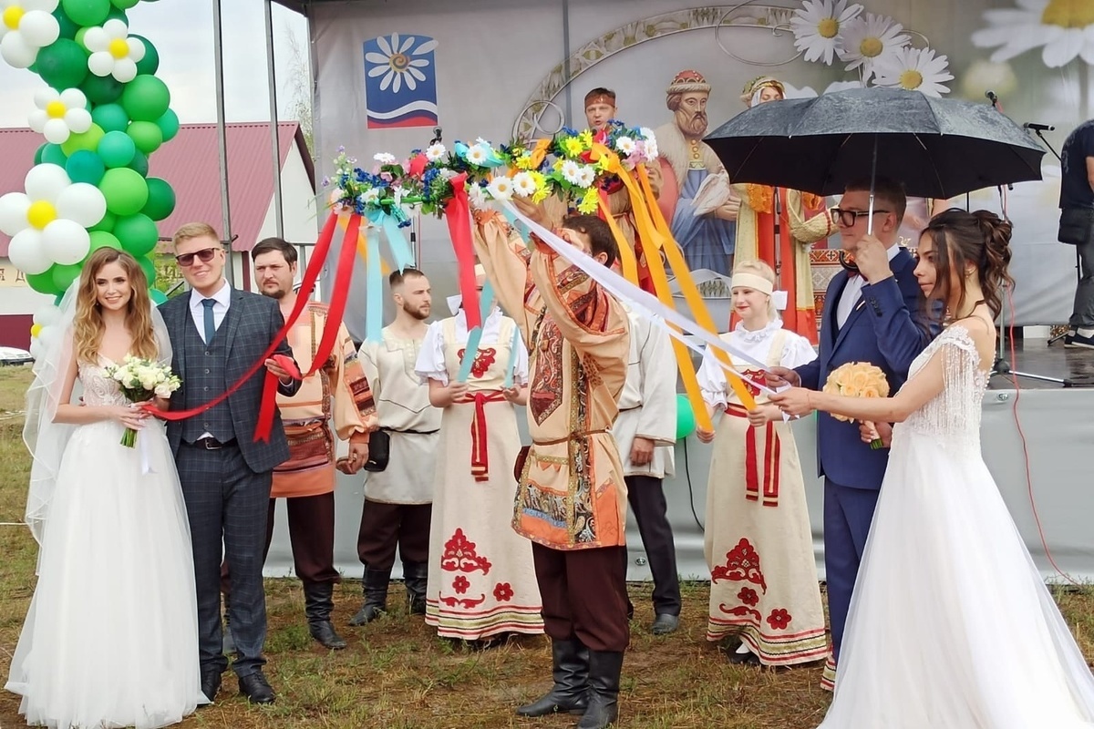 Рязаньстат: За последние 10 лет в Рязанской области поженились 83 тысячи пар
