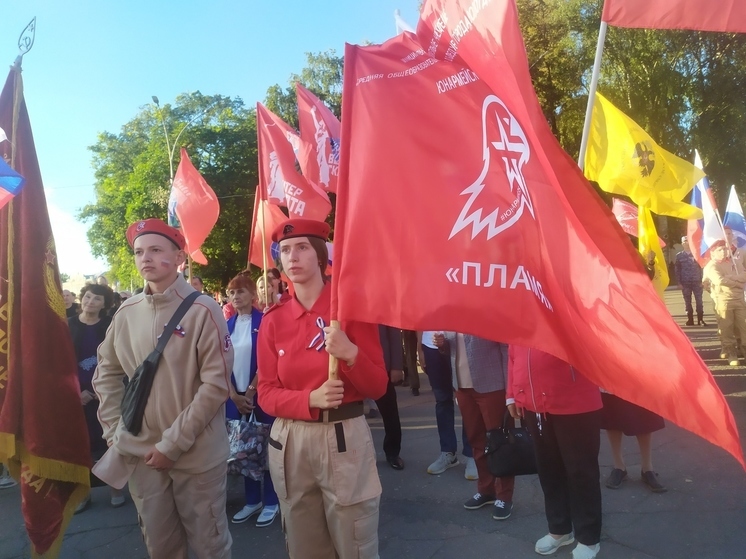 Медали «Юнармейская доблесть» в этом году получили 13 школьников из Вологды