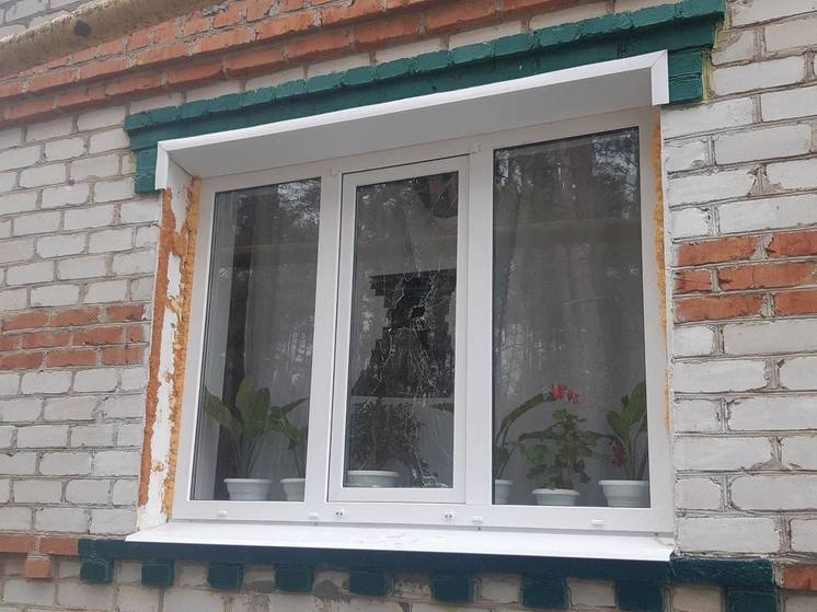 Гладков: в Шебекинском округе при обстреле ВСУ в частном доме выбило окна