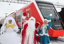 28 декабря из Екатеринбурга в Каменск-Уральский отправился первый полностью импортозамещенный аналог «Ласточки» – электропоезд «Финист»