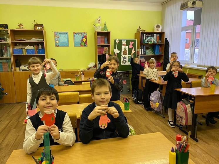 Школьники Серпухова изготовили подарки своим родным