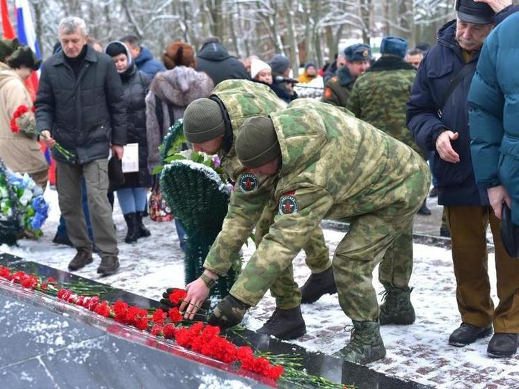 В Великом Новгороде почтили память павших в Афганистане солдат