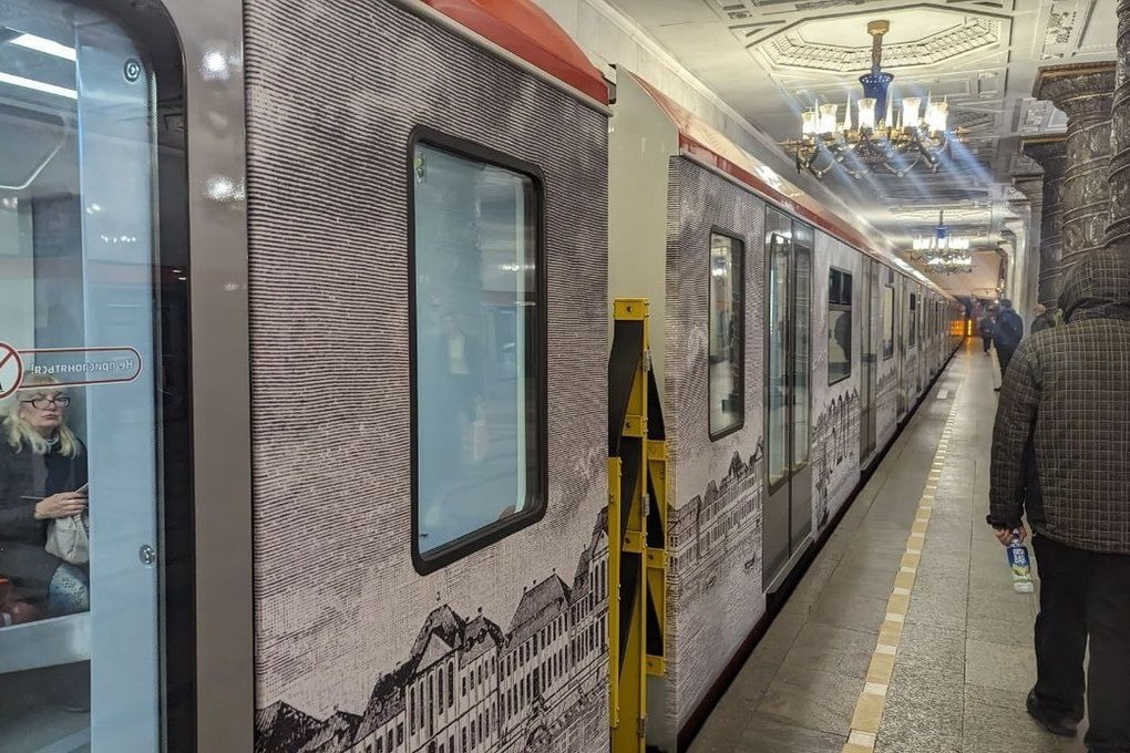 Петербуржцам рассказали о работе метро в новогоднюю ночь