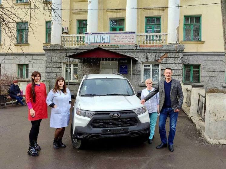 В ДНР доставили партию санитарных автомобилей