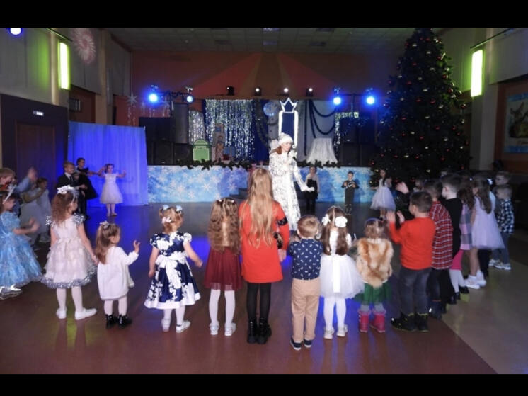 Дети сотрудников УФСИН Смоленской области побывали на новогоднем утреннике