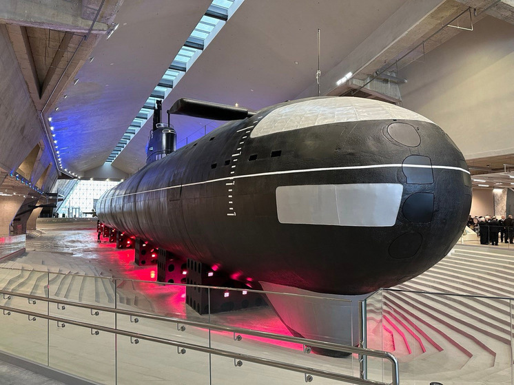 Привезенную из Снежногорска атомную подлодку открыли для посещения в Кронштадте
