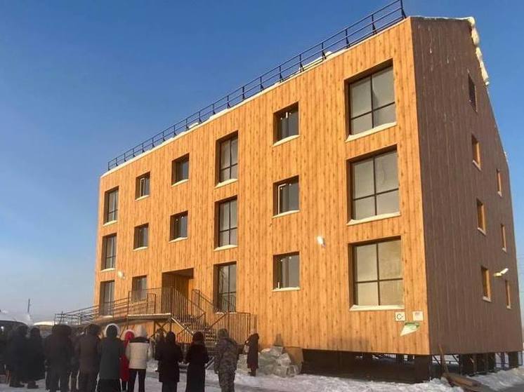 В Чурапчинском районе Якутии 13 семьям вручили ключи от новых домов
