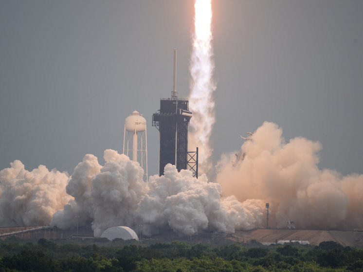 Компания SpaceX провела запуск ракеты Falcon Heavy