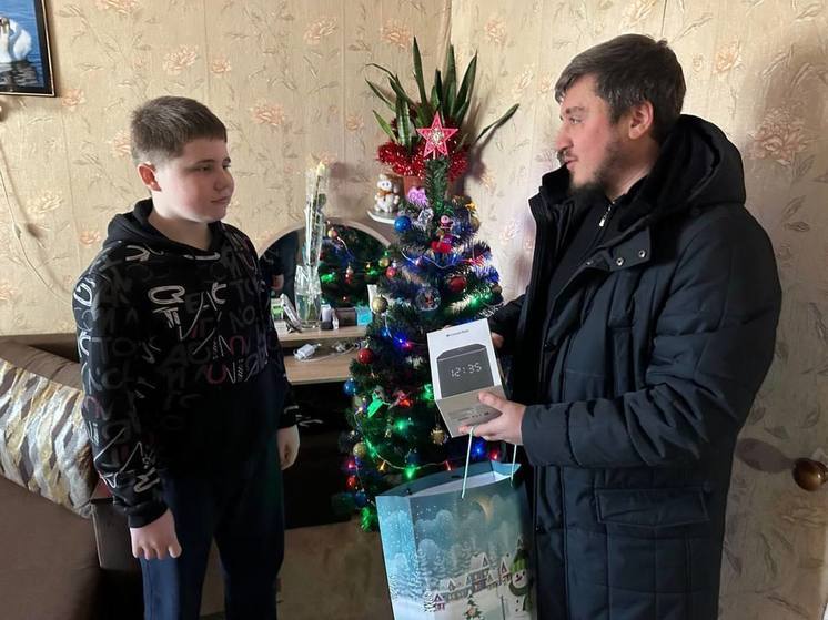 Директор Фонда развития промышленности исполнил мечту юного акимовца