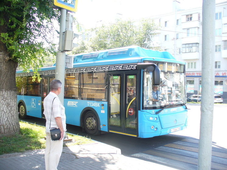В Белгороде женщина пострадала при столкновении автобуса и иномарки