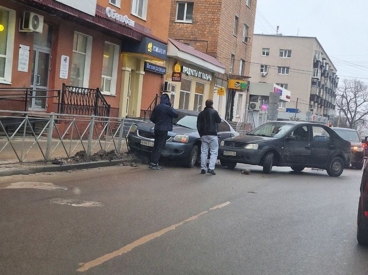 В Курске из-за ДТП на Садовой затруднено движение транспорта