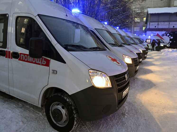 Мурманской областной станции СМП передали еще 13 автомобилей