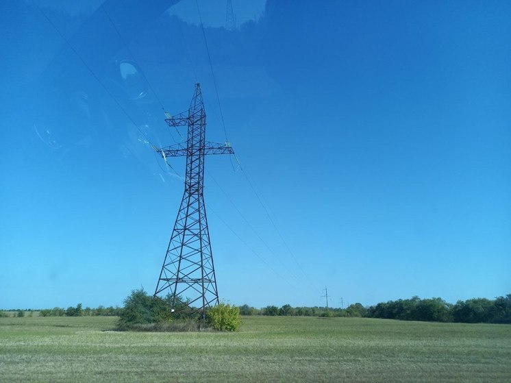 На Кумысной поляне в Саратове проложили высоковольтную линию