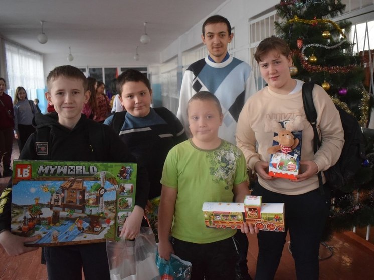 Токмакский депутат исполнил желания детей Запорожской области