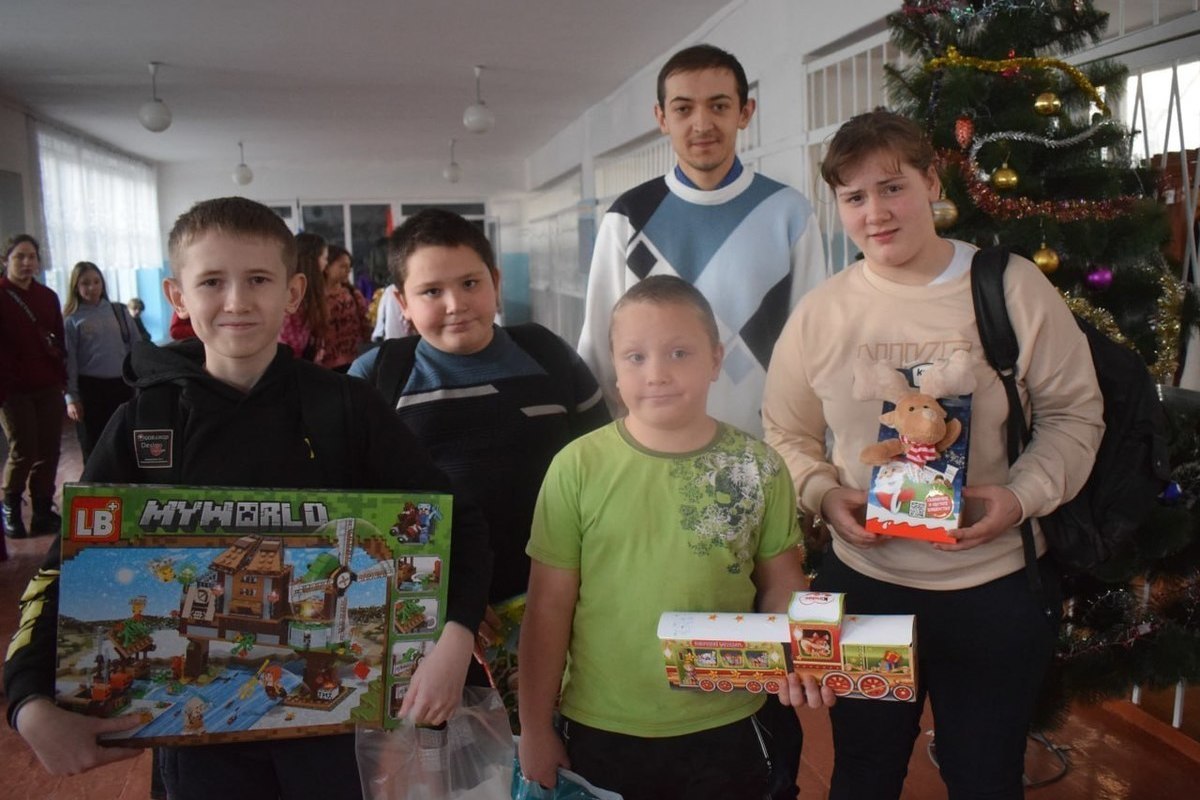 Токмакский депутат исполнил желания детей Запорожской области