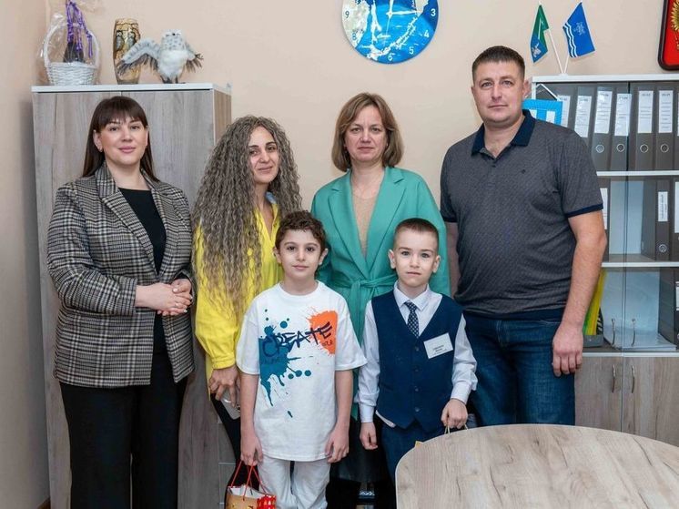 Два сахалинских малыша получили заветные подарки от благотворителей