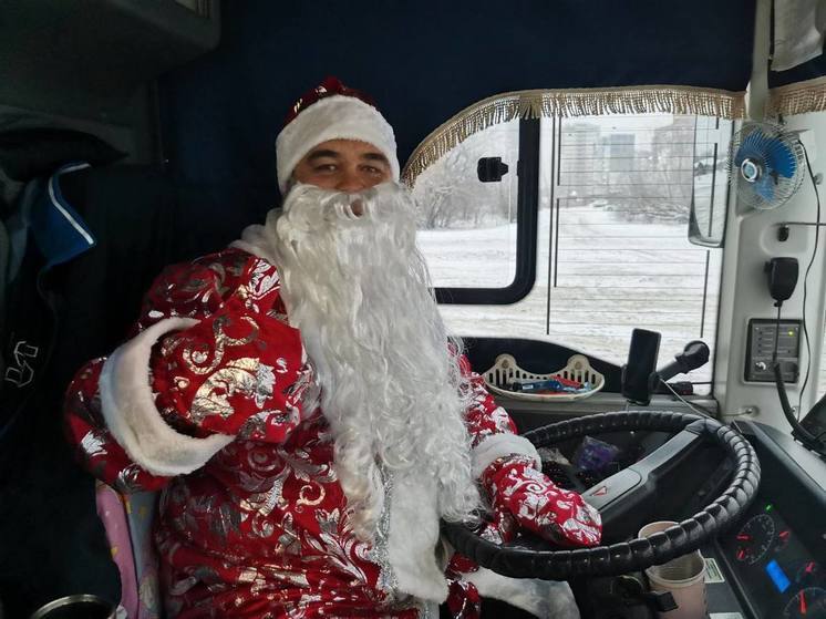  В Кемерове в праздники общественным транспортом будут управлять Деды Морозы
