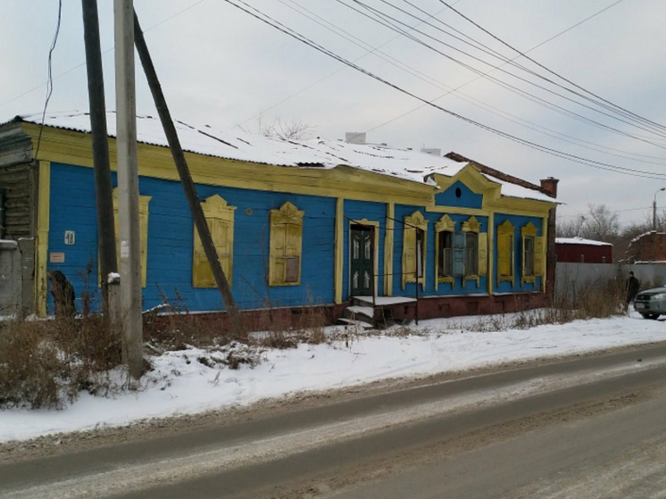 У омского общества охраны памятников забирают отреставрированный ими дом