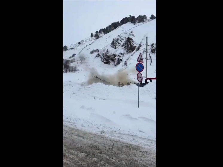 На «Эльбрусе» с утра 30 декабря предупреждают о принудительном спуске лавин