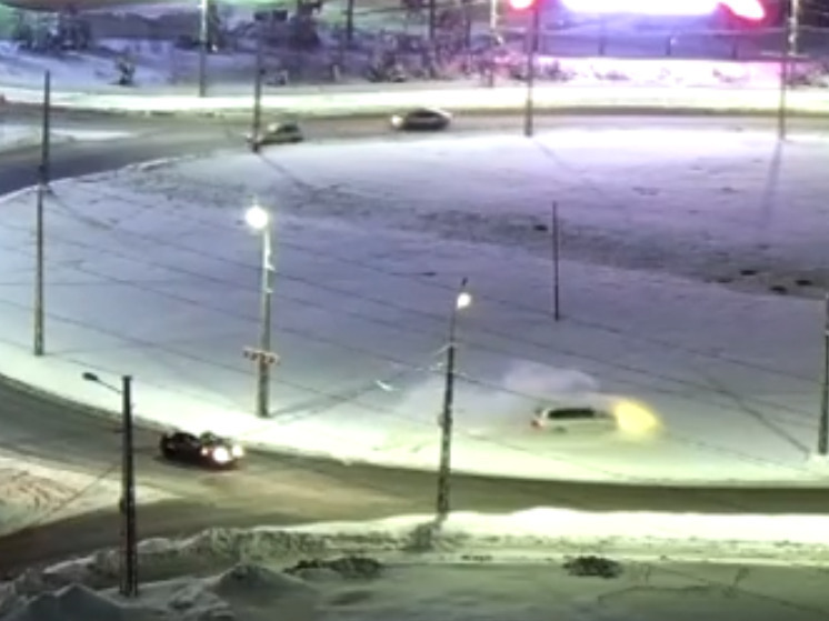 Иномарка красиво зашла на кольцо в Петрозаводске