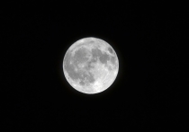 Жители Омска смогут ранним утром первого января наблюдать как Международная космическая станция пролетает на фоне Луны