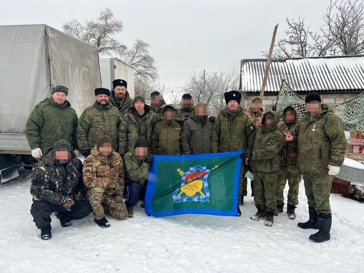 Гумконвой встретили бойцы 239-го Оренбургского танкового полка и добровольческого казачьего отряда БАРС-15 «Ермак»