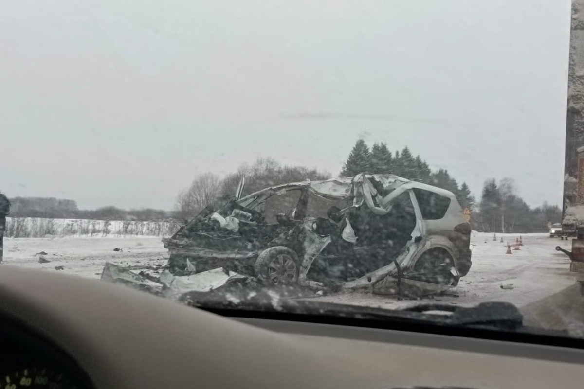 Два смертельных ДТП с грузовиками и легковыми автомобилями произошли  сегодня в Вологодской области - МК Вологда