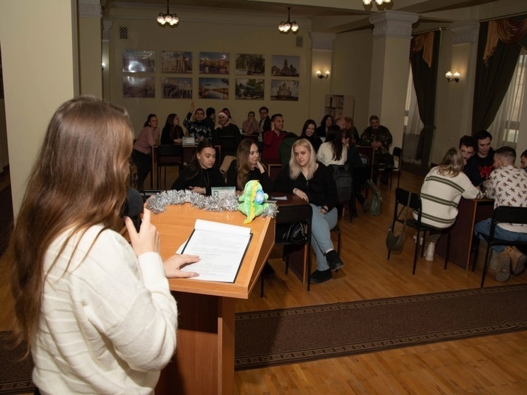 В главной библиотеке Донецка провели предновогодний квиз