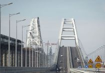 Автомобильное движение по Крымскому мосту возобновлено днем воскресенья, 31 декабря