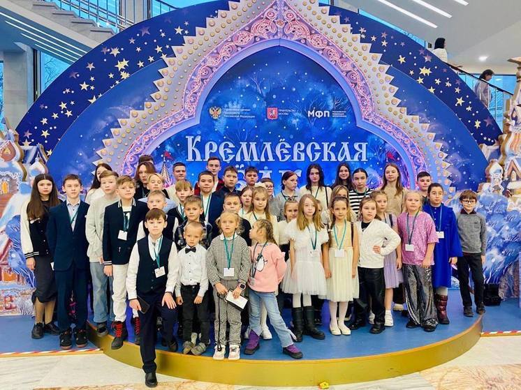 Благодаря Дмитрию Миронову 135 юных ярославцев посетили Кремлевскую елку