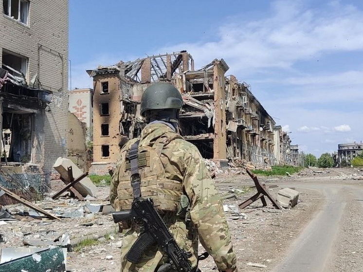 Экс-сотрудник ЦРУ Джонсон: украинцы паникуют из-за наступления армии России